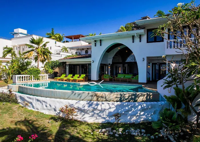 Сasa de vacaciones Dreamy Spanish-style With Sweeping Ocean Views, Elegant Nautical Design & Giant Infinity Pool