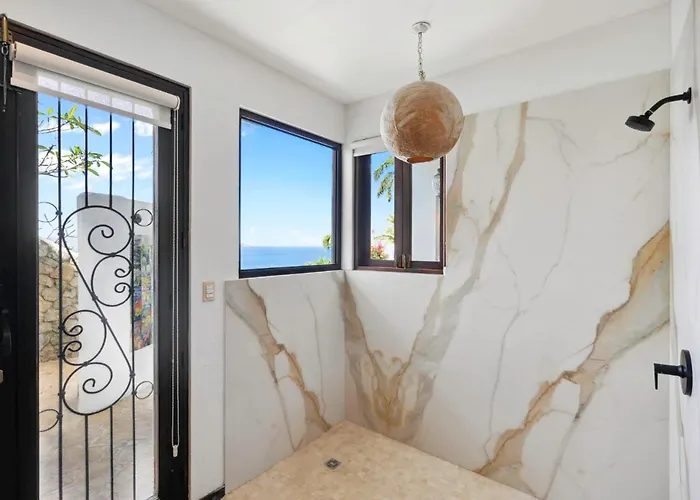 Сasa de vacaciones Dreamy Spanish-style With Sweeping Ocean Views, Elegant Nautical Design & Giant Infinity Pool