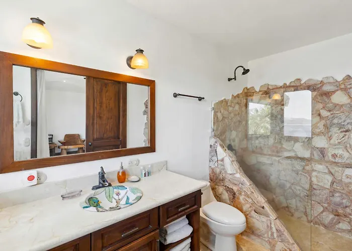 Сasa de vacaciones Dreamy Spanish-style With Sweeping Ocean Views, Elegant Nautical Design & Giant Infinity Pool *