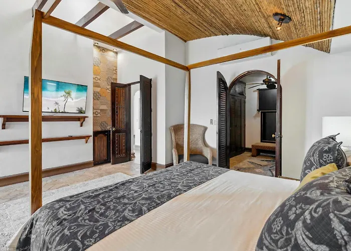 Dreamy Spanish-style With Sweeping Ocean Views, Elegant Nautical Design & Giant Infinity Pool Сasa de vacaciones *